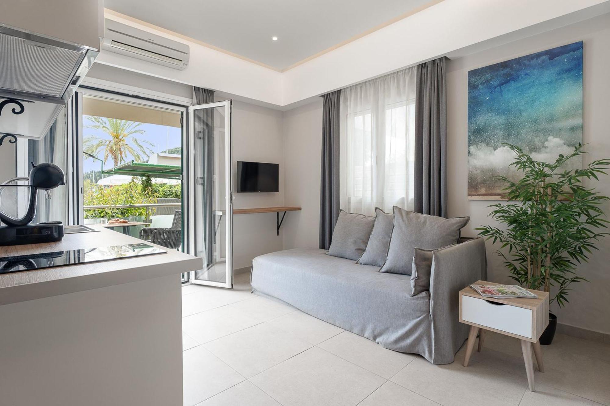 Captain'S Seafront Apartments Nydri  Exterior photo